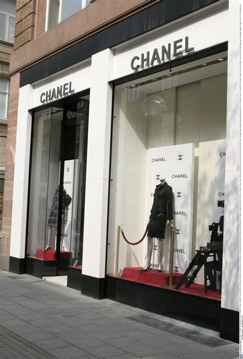 chanel frankfurt kontakt.